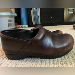 Dansko XP brown clogs size 39
